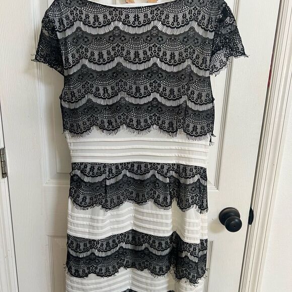 Melrose Elegant Black and White Lace Dress, Fitted Lace dress, Cocktail Dress - Picture 5 of 7